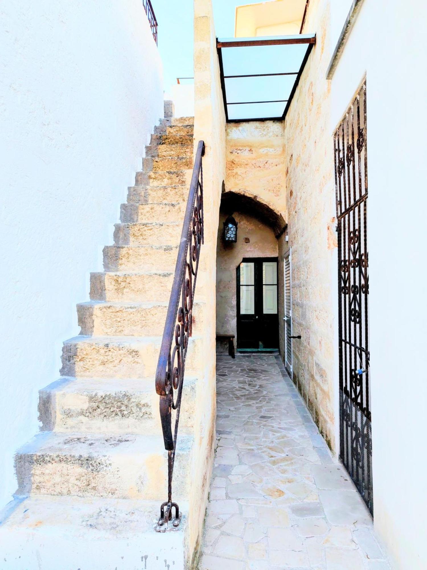 The Art Of Leo Lucugnano Exterior foto